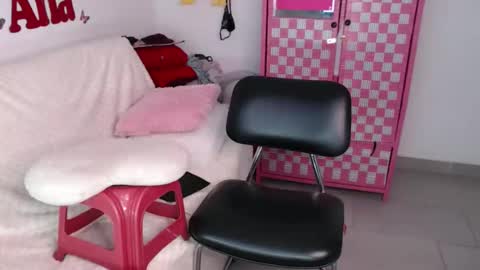 Snapshot of anabellered chatting on November 2025 10:04:02 AM Ana online show from November 2025 10:04:02 AM