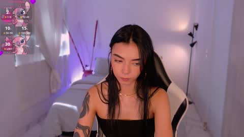 ANABEL WOLF  online show from December 2025 04:35:01 PM