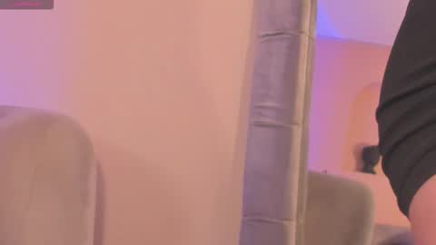 Ana  online show from November 2025 12:16:01 PM