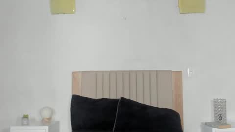 Ana Henao or Annie... Follow me ahenaocb Insta  X online show from April 2026 01:38:01 PM