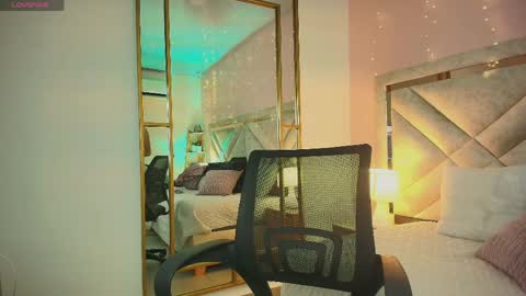 Anahi  online show from April 2026 02:58:01 PM