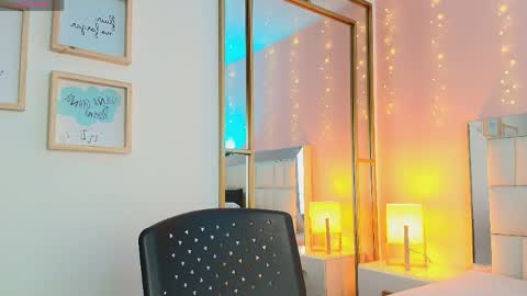 Anahi  online show from April 2026 07:14:01 PM