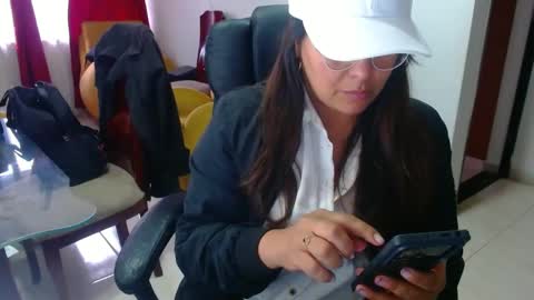 Snapshot of anaids_dam chatting on December 2024 08:57:02 PM anaids online show from December 2024 08:57:02 PM