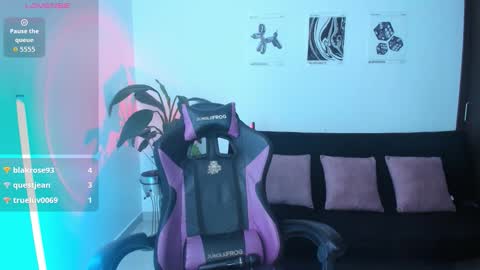      help me to get 100 thumps up  online show from October 2025 12:32:01 AM