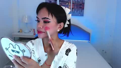 analisa online show from October 2025 04:50:01 PM