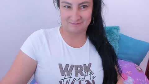 Snapshot of anamaria288 chatting on November 2025 02:27:02 PM anamaria288 online show from November 2025 02:27:02 PM