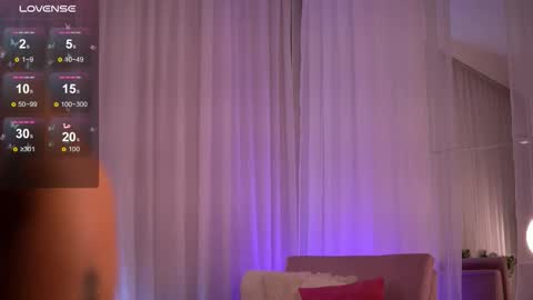 Anna online show from November 2025 10:32:02 PM