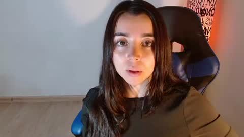 Snapshot of anarosse__ chatting on June 2026 02:00:01 AM ana 3 online show from June 2026 02:00:01 AM
