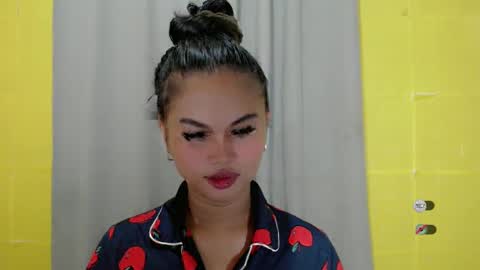 Snapshot of anaruru_ chatting on January 2025 07:30:01 AM ANA online show from January 2025 07:30:01 AM