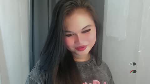 Snapshot of anaruru_ chatting on April 2026 01:52:02 PM ANA online show from April 2026 01:52:02 PM