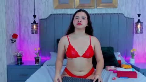 Snapshot of anastasia_steelegb chatting on February 2025 11:21:02 PM Mia online show from February 2025 11:21:02 PM