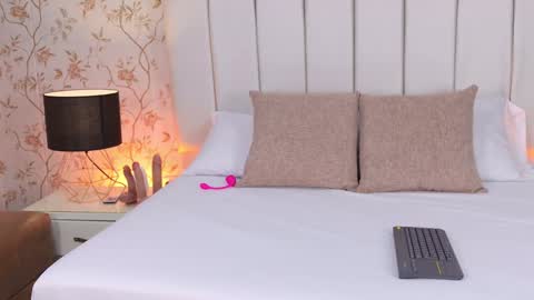 Snapshot of anastasia_steelegb chatting on October 2025 12:11:01 PM Mia online show from October 2025 12:11:01 PM