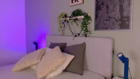 Kendra  online show from April 2026 10:09:02 AM