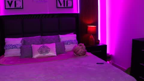 anaysobsessionxo online show from June 2026 01:05:01 AM