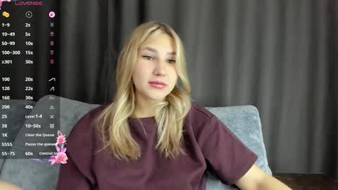 Snapshot of and1sa chatting on October 2025 08:37:02 AM Andisa online show from October 2025 08:37:02 AM