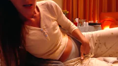 Snapshot of andrasweetie chatting on September 2025 09:18:01 PM Andra online show from September 2025 09:18:01 PM