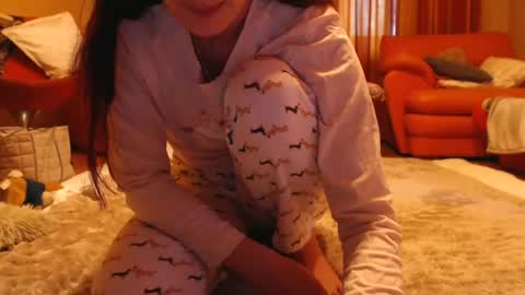 Snapshot of andrasweetie chatting on June 2026 10:45:02 AM Andra online show from June 2026 10:45:02 AM