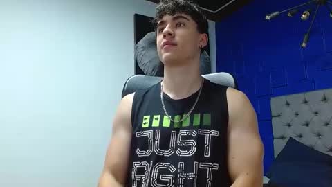 Snapshot of andre_parker chatting on December 2024 11:40:01 PM Andre Parker online show from December 2024 11:40:01 PM