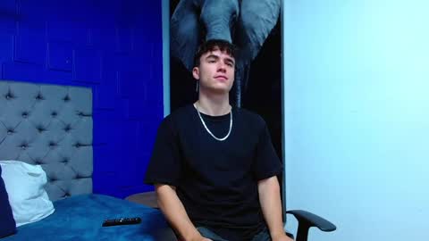 Snapshot of andre_parker chatting on February 2025 12:06:01 AM Andre Parker online show from February 2025 12:06:01 AM