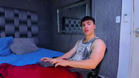 Snapshot of andre_parker chatting on February 2025 11:15:01 PM Andre Parker online show from February 2025 11:15:01 PM