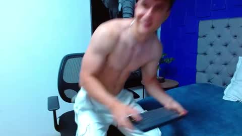 Snapshot of andre_parker chatting on February 2025 02:26:02 AM Andre Parker online show from February 2025 02:26:02 AM