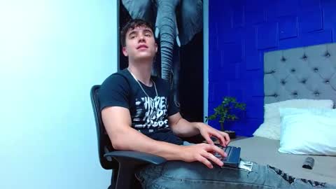 Snapshot of andre_parker chatting on February 2025 02:48:02 AM Andre Parker online show from February 2025 02:48:02 AM