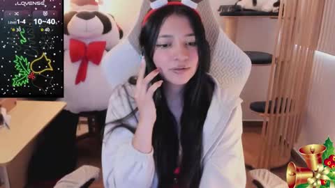 Snapshot of andrea_bonnie chatting on December 2025 01:42:01 PM andrea_bonnie online show from December 2025 01:42:01 PM