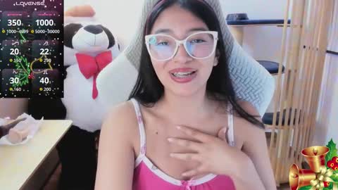 Snapshot of andrea_bonnie chatting on December 2025 02:07:02 AM andrea_bonnie online show from December 2025 02:07:02 AM