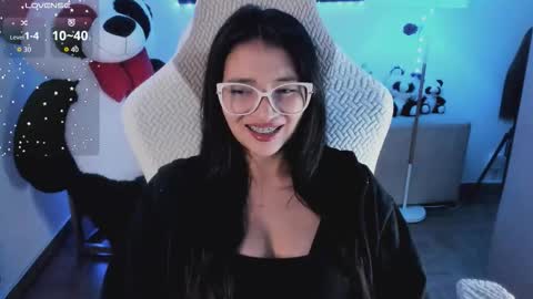 Snapshot of andrea_bonnie chatting on January 2026 12:13:02 AM andrea_bonnie online show from January 2026 12:13:02 AM