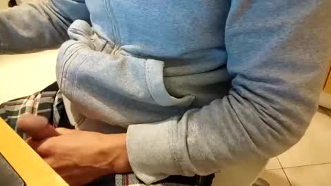 Snapshot of andrea_feetlover chatting on October 2025 05:30:01 AM andrea_feetlover online show from October 2025 05:30:01 AM