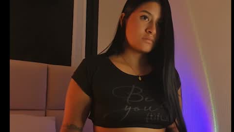 Snapshot of andrea_gomes_ chatting on January 2025 04:28:02 AM andrea online show from January 2025 04:28:02 AM