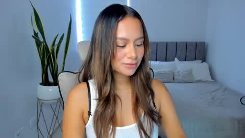 andrea online show from March 2025 06:43:02 PM