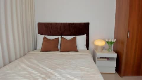 andrea online show from April 2026 07:33:02 PM