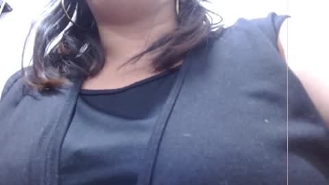 Snapshot of andrea_teacher chatting on October 2025 11:40:01 PM Andrea Model trainer Luxury ST online show from October 2025 11:40:01 PM