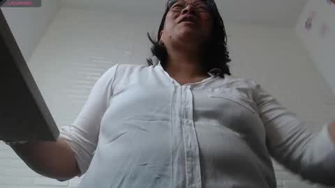 Snapshot of andrea_teacher chatting on December 2025 08:26:01 PM Andrea Model trainer Luxury ST online show from December 2025 08:26:01 PM