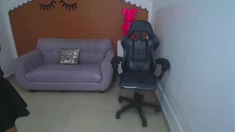 Andrea online show from March 2025 07:43:02 PM