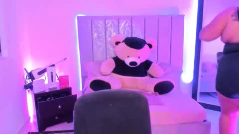 Snapshot of andreaakinky chatting on October 2025 08:24:02 AM andreaakinky online show from October 2025 08:24:02 AM