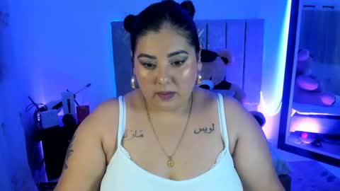 Snapshot of andreaakinky chatting on November 2025 08:12:01 AM andreaakinky online show from November 2025 08:12:01 AM