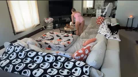 Andrea Elizabeth online show from October 2025 02:29:01 PM