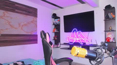 andrees_s online show from October 2025 11:27:02 PM