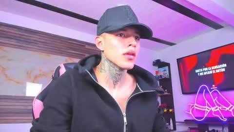 andrees_s online show from October 2025 11:23:01 PM