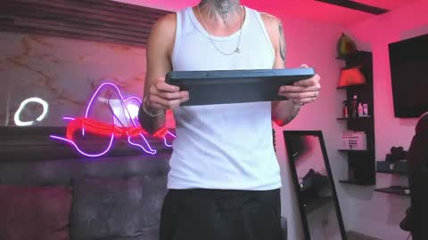 Snapshot of andrees_s chatting on May 2026 01:35:01 AM andrees_s online show from May 2026 01:35:01 AM