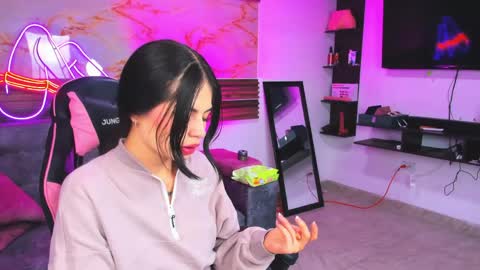 Snapshot of andrees_s chatting on May 2026 01:47:02 AM andrees_s online show from May 2026 01:47:02 AM