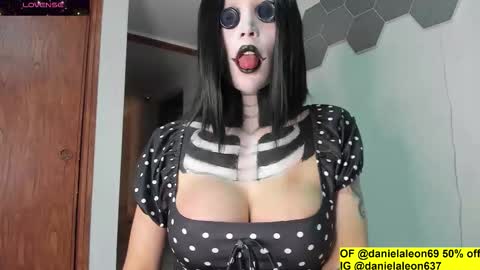 Snapshot of andreja_pejic chatting on October 2025 02:01:02 AM onlyfans danielaleon69 IG danielaleon637 online show from October 2025 02:01:02 AM