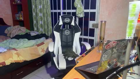 Andre Labuda online show from October 2025 07:53:02 AM