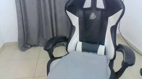 Snapshot of andres180950734 chatting on November 2025 11:26:02 PM andres180950734 online show from November 2025 11:26:02 PM