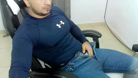 andres180950734 online show from March 2026 01:33:02 AM
