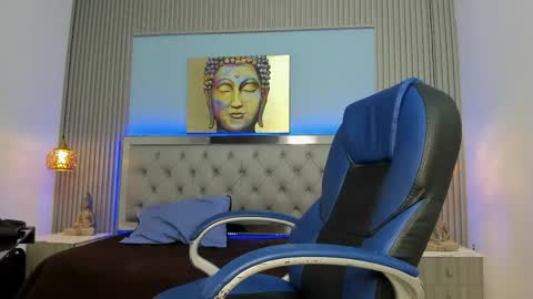 Snapshot of andres1_8 chatting on May 2026 02:06:02 AM IM ANDRES online show from May 2026 02:06:02 AM