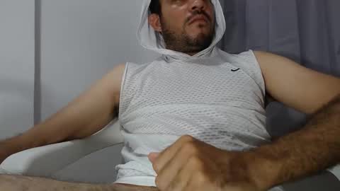 Snapshot of andres_blanco_ chatting on October 2025 07:01:01 AM i am Andres online show from October 2025 07:01:01 AM