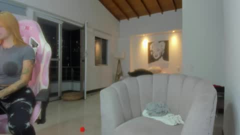 Snapshot of andres_bottero chatting on January 2025 01:58:01 AM Andrs botero online show from January 2025 01:58:01 AM